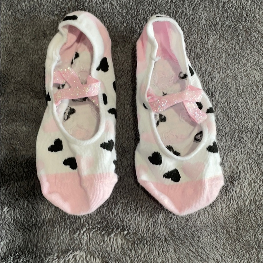 Ballet style non slip socks